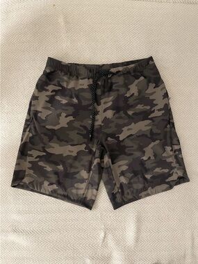 Fabletics Men's Camo Board Shorts in Olive and Black